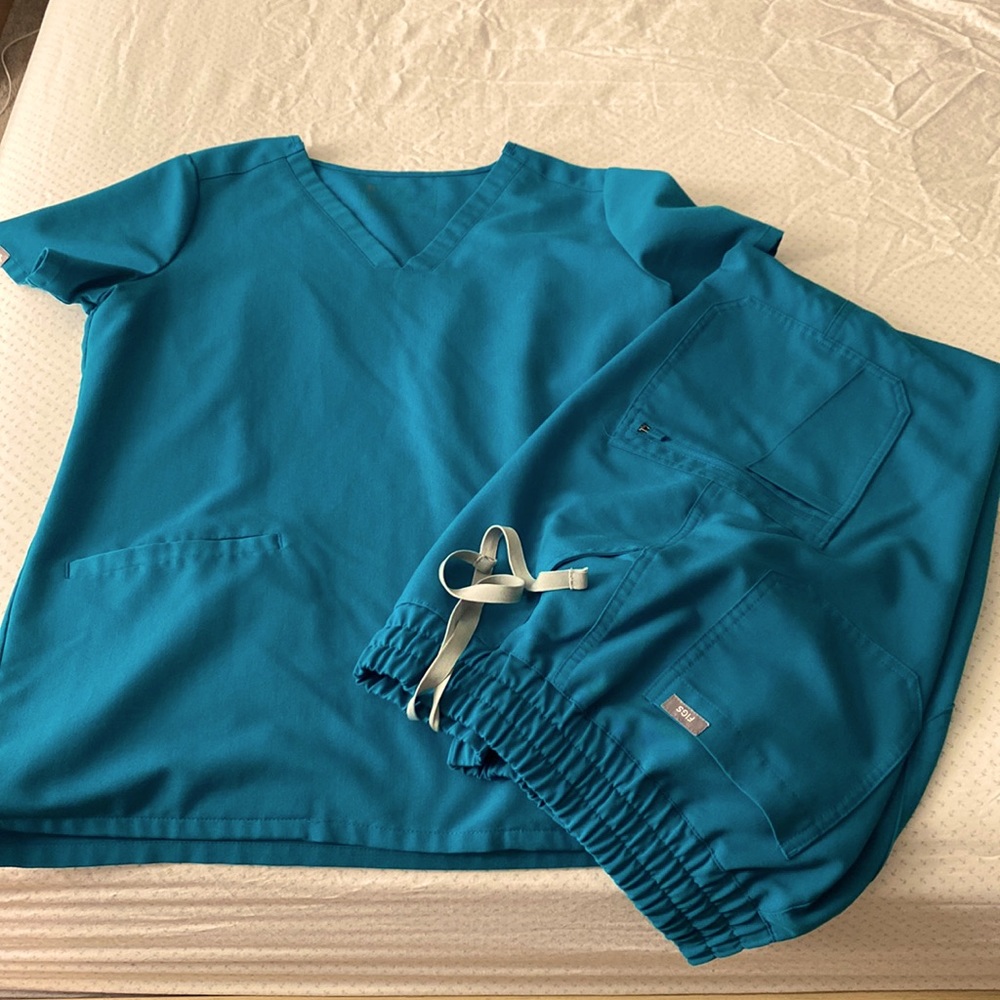 Teal figs set